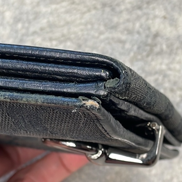 Vintage Gucci Monogram GG Bifold Wallet Black Canvas Metal Clasp Horsebit - Picture 10 of 17